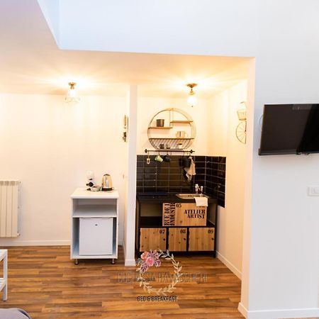Duchessa Ravaschieri Bed And Breakfast Napoli Exterior foto